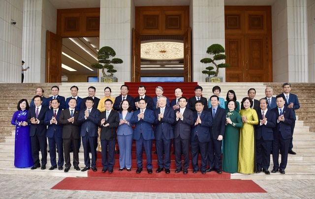 Quyết liệt triển khai 'bộ tứ trụ cột'; sắp xếp bộ máy; mạnh dạn bàn giao cơ sở y tế, giáo dục cho địa phương- Ảnh 11.