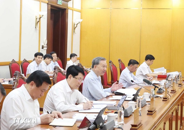 Tổng Bí thư Tô Lâm: Bố trí, sắp xếp cán bộ đúng nguyên tắc, không để phát sinh vấn đề phức tạp nội bộ- Ảnh 3. Tổng Bí thư Tô Lâm: Bố trí, sắp xếp cán bộ đúng nguyên tắc, không để phát sinh vấn đề phức tạp nội bộ- Ảnh 3.