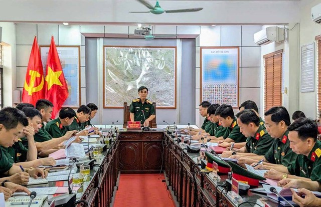 SẮP XẾP BỘ MÁY QUÂN ĐỘI: Bố trí nhân sự cân đối, hài hòa; giải quyết tốt chế độ nghỉ hưu trước tuổi- Ảnh 3. SẮP XẾP BỘ MÁY QUÂN ĐỘI: Bố trí nhân sự cân đối, hài hòa; giải quyết tốt chế độ nghỉ hưu trước tuổi- Ảnh 3.