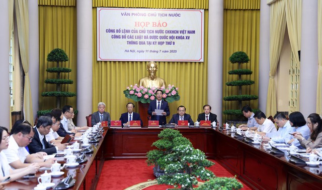 Khẩn trương xây dựng dự thảo Nghị định quy định chính sách tiền lương, phụ cấp, chế độ hỗ trợ đối với nhà giáo- Ảnh 3. Khẩn trương xây dựng dự thảo Nghị định quy định chính sách tiền lương, phụ cấp, chế độ hỗ trợ đối với nhà giáo- Ảnh 3.