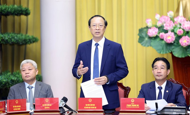 Khẩn trương xây dựng dự thảo Nghị định quy định chính sách tiền lương, phụ cấp, chế độ hỗ trợ đối với nhà giáo- Ảnh 1. Khẩn trương xây dựng dự thảo Nghị định quy định chính sách tiền lương, phụ cấp, chế độ hỗ trợ đối với nhà giáo- Ảnh 1.