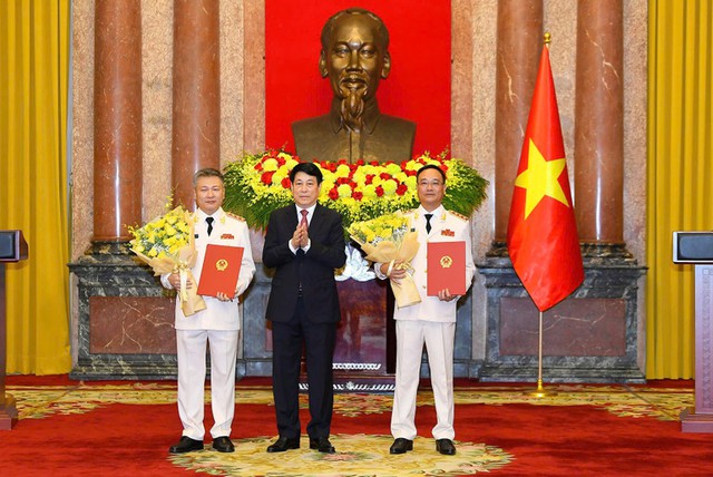 Chủ tịch nước trao quyết định thăng quân hàm, cấp bậc hàm Đại tướng, Thượng tướng cho 7 đồng chí sĩ quan Quân đội nhân dân và Công an nhân dân- Ảnh 3. Chủ tịch nước trao quyết định thăng quân hàm, cấp bậc hàm Đại tướng, Thượng tướng cho 7 đồng chí sĩ quan Quân đội nhân dân và Công an nhân dân- Ảnh 3.