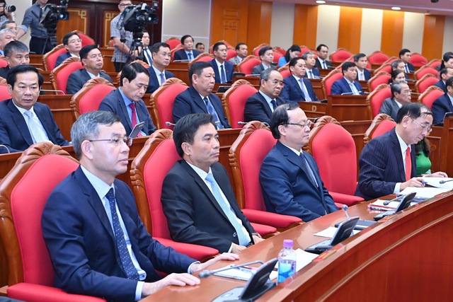 THÔNG BÁO HỘI NGHỊ LẦN THỨ 12 BAN CHẤP HÀNH TRUNG ƯƠNG ĐẢNG KHÓA XIII- Ảnh 5. THÔNG BÁO HỘI NGHỊ LẦN THỨ 12 BAN CHẤP HÀNH TRUNG ƯƠNG ĐẢNG KHÓA XIII- Ảnh 5.