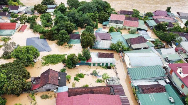 KHẨN CẤP ỨNG PHÓ MƯA LŨ- Ảnh 5. KHẨN CẤP ỨNG PHÓ MƯA LŨ- Ảnh 5.