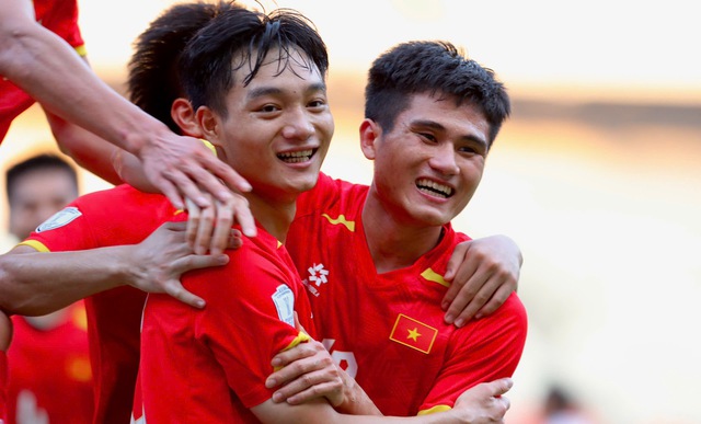 THỦ TƯỚNG CHÚC MỪNG ĐỘI TUYỂN U23 VIỆT NAM LẦN THỨ 3 LIÊN TIẾP VÔ ĐỊCH U23 ĐÔNG NAM Á- Ảnh 7. THỦ TƯỚNG CHÚC MỪNG ĐỘI TUYỂN U23 VIỆT NAM LẦN THỨ 3 LIÊN TIẾP VÔ ĐỊCH U23 ĐÔNG NAM Á- Ảnh 7.