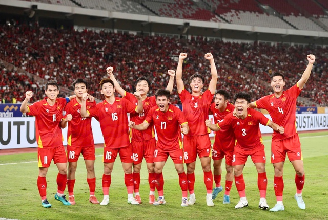 THỦ TƯỚNG CHÚC MỪNG ĐỘI TUYỂN U23 VIỆT NAM LẦN THỨ 3 LIÊN TIẾP VÔ ĐỊCH U23 ĐÔNG NAM Á- Ảnh 3.