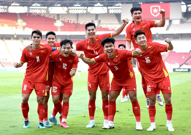 THỦ TƯỚNG CHÚC MỪNG ĐỘI TUYỂN U23 VIỆT NAM LẦN THỨ 3 LIÊN TIẾP VÔ ĐỊCH U23 ĐÔNG NAM Á- Ảnh 9. THỦ TƯỚNG CHÚC MỪNG ĐỘI TUYỂN U23 VIỆT NAM LẦN THỨ 3 LIÊN TIẾP VÔ ĐỊCH U23 ĐÔNG NAM Á- Ảnh 9.