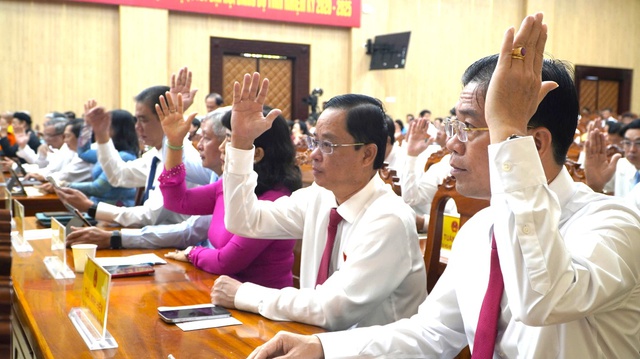 Thông qua nghị quyết quy định chế độ hỗ trợ cán bộ, công chức, viên chức sau sắp xếp, sáp nhập tỉnh- Ảnh 1.