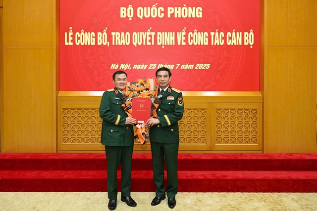 Chủ tịch Tập đoàn Viettel Tào Đức Thắng được thăng quân hàm Trung tướng- Ảnh 1. Chủ tịch Tập đoàn Viettel Tào Đức Thắng được thăng quân hàm Trung tướng- Ảnh 1.