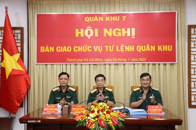 Bổ nhiệm tân Thứ trưởng Bộ Quốc phòng, Tư lệnh Quân khu 7- Ảnh 1. Bổ nhiệm tân Thứ trưởng Bộ Quốc phòng, Tư lệnh Quân khu 7- Ảnh 1.