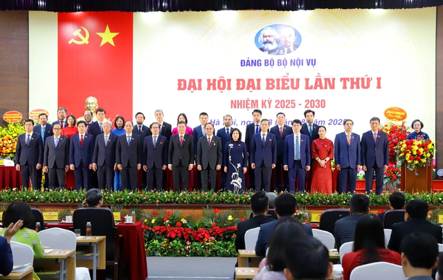Chỉ định 29 đồng chí tham gia Ban Chấp hành Đảng bộ Bộ Nội vụ nhiệm kỳ 2025-2030- Ảnh 3. Chỉ định 29 đồng chí tham gia Ban Chấp hành Đảng bộ Bộ Nội vụ nhiệm kỳ 2025-2030- Ảnh 3.