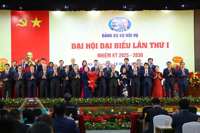 Chỉ định 29 đồng chí tham gia Ban Chấp hành Đảng bộ Bộ Nội vụ nhiệm kỳ 2025-2030- Ảnh 2. Chỉ định 29 đồng chí tham gia Ban Chấp hành Đảng bộ Bộ Nội vụ nhiệm kỳ 2025-2030- Ảnh 2.