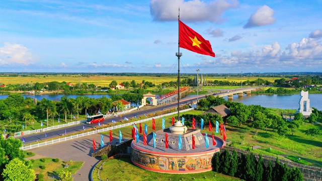 Đề xuất tăng cường, biệt phái CBCCVC cho cấp xã; phân cấp cho UBND xã chủ động quyết định tuyển dụng nhân sự- Ảnh 1.