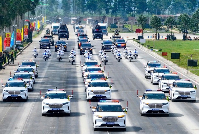 Hợp luyện, sơ duyệt, tổng duyệt DIỄU BINH, DIỄU HÀNH: Hà Nội cho học sinh 12 quận trước đây nghỉ học- Ảnh 2.