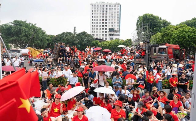 Tổng hợp luyện DIỄU BINH, DIỄU HÀNH: 'Nhuộm đỏ' các tuyến phố Thủ đô chờ đón những bước chân oai hùng- Ảnh 11.