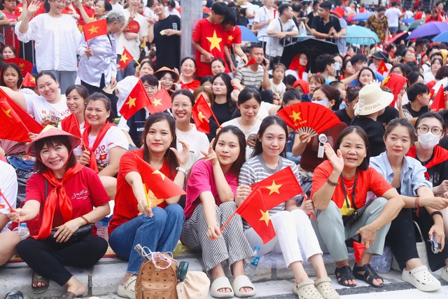Tổng hợp luyện DIỄU BINH, DIỄU HÀNH: 'Nhuộm đỏ' các tuyến phố Thủ đô chờ đón những bước chân oai hùng- Ảnh 12.