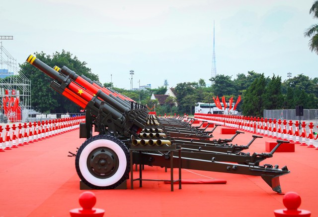 Tổng hợp luyện DIỄU BINH, DIỄU HÀNH: 'Nhuộm đỏ' các tuyến phố Thủ đô chờ đón những bước chân oai hùng- Ảnh 26.