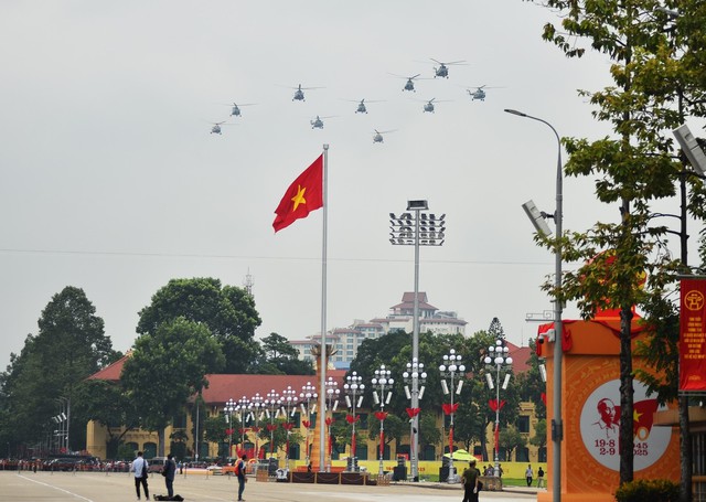 Tổng hợp luyện DIỄU BINH, DIỄU HÀNH: 'Nhuộm đỏ' các tuyến phố Thủ đô chờ đón những bước chân oai hùng- Ảnh 16.