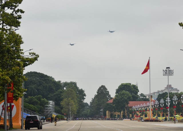 Tổng hợp luyện DIỄU BINH, DIỄU HÀNH: 'Nhuộm đỏ' các tuyến phố Thủ đô chờ đón những bước chân oai hùng- Ảnh 18.