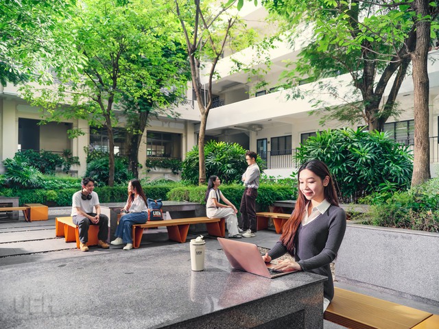 Điểm chuẩn Đại học Kinh tế TPHCM (UEH) năm 2025- Ảnh 1.