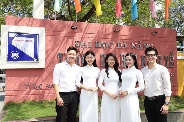 Điểm chuẩn Trường Đại học Kinh tế - Đại học Đà Nẵng 2025- Ảnh 1. Điểm chuẩn Trường Đại học Kinh tế - Đại học Đà Nẵng 2025- Ảnh 1.