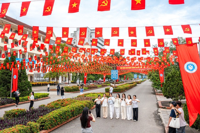 Điểm chuẩn Trường Đại học Sư phạm - Đại học Thái Nguyên năm 2025- Ảnh 4. Điểm chuẩn Trường Đại học Sư phạm - Đại học Thái Nguyên năm 2025- Ảnh 4.