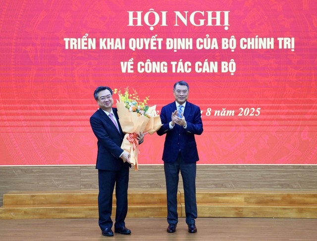 Bộ Chính trị bổ nhiệm đồng chí Nguyễn Thanh Nghị giữ chức Trưởng Ban Chính sách, chiến lược Trung ương- Ảnh 4. Bộ Chính trị bổ nhiệm đồng chí Nguyễn Thanh Nghị giữ chức Trưởng Ban Chính sách, chiến lược Trung ương- Ảnh 4.