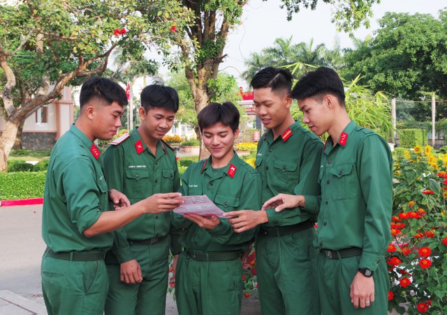 Quy định điều kiện hạ sĩ quan, binh sĩ xuất ngũ trước thời hạn- Ảnh 1.