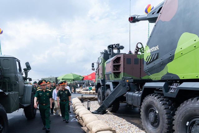 Đẩy nhanh tiến độ nghiên cứu, chế tạo, sản xuất pháo tự hành- Ảnh 4. Đẩy nhanh tiến độ nghiên cứu, chế tạo, sản xuất pháo tự hành- Ảnh 4.