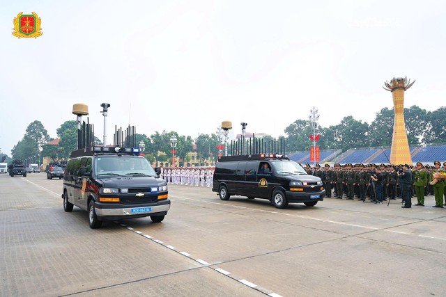 Đội hình xe bảo vệ nguyên thủ tại Lễ diễu binh, diễu hành A80- Ảnh 2. Đội hình xe bảo vệ nguyên thủ tại Lễ diễu binh, diễu hành A80- Ảnh 2.