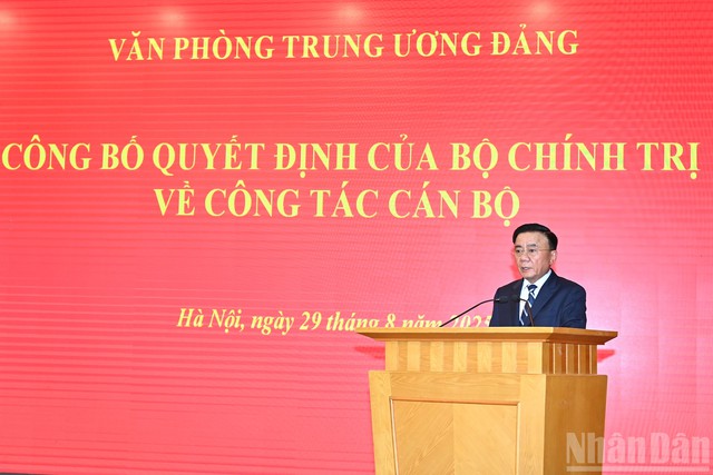 Bộ Chính trị bổ nhiệm đồng chí Phạm Gia Túc giữ chức Chánh Văn phòng Trung ương Đảng- Ảnh 2. Bộ Chính trị bổ nhiệm đồng chí Phạm Gia Túc giữ chức Chánh Văn phòng Trung ương Đảng- Ảnh 2.