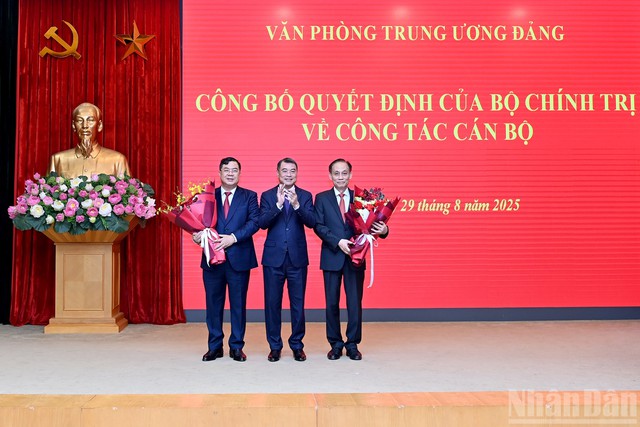 Bộ Chính trị bổ nhiệm đồng chí Phạm Gia Túc giữ chức Chánh Văn phòng Trung ương Đảng- Ảnh 4. Bộ Chính trị bổ nhiệm đồng chí Phạm Gia Túc giữ chức Chánh Văn phòng Trung ương Đảng- Ảnh 4.