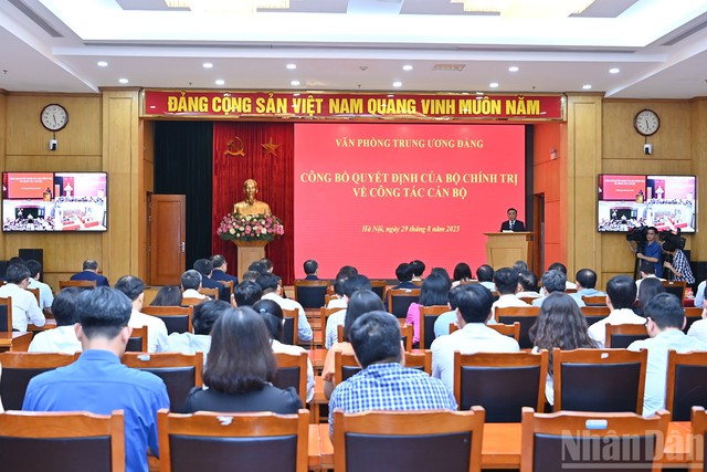 Bộ Chính trị bổ nhiệm đồng chí Phạm Gia Túc giữ chức Chánh Văn phòng Trung ương Đảng- Ảnh 8. Bộ Chính trị bổ nhiệm đồng chí Phạm Gia Túc giữ chức Chánh Văn phòng Trung ương Đảng- Ảnh 8.