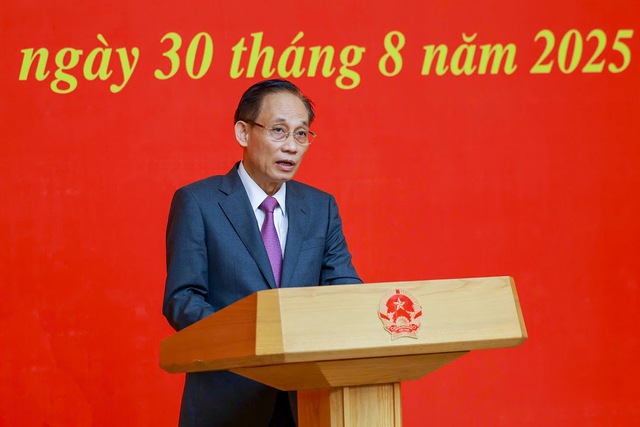 Thủ tướng Phạm Minh Chính trao Quyết định giao quyền Bộ trưởng Bộ Ngoại giao cho đồng chí Lê Hoài Trung- Ảnh 5. Thủ tướng Phạm Minh Chính trao Quyết định giao quyền Bộ trưởng Bộ Ngoại giao cho đồng chí Lê Hoài Trung- Ảnh 5.