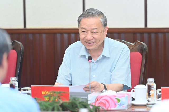 Tổng Bí thư Tô Lâm chủ trì cuộc họp triển khai Nghị quyết số 71-NQ/TW về đột phá phát triển giáo dục và đào tạo- Ảnh 3. Tổng Bí thư Tô Lâm chủ trì cuộc họp triển khai Nghị quyết số 71-NQ/TW về đột phá phát triển giáo dục và đào tạo- Ảnh 3.