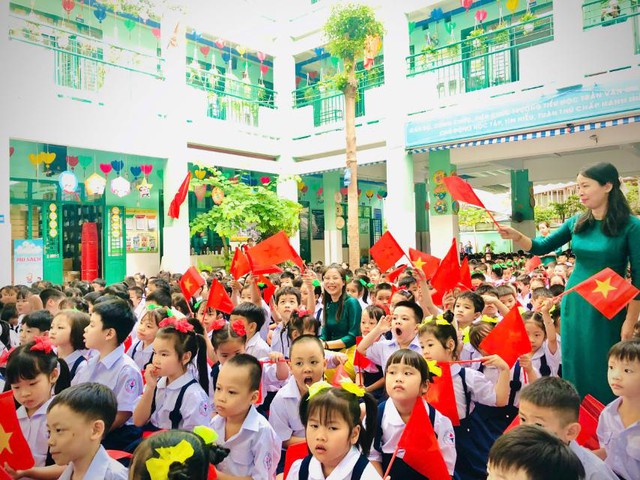 TOÀN CẢNH: LỄ KHAI GIẢNG ĐẶC BIỆT và Kỷ niệm 80 năm thành lập Bộ Quốc gia Giáo dục- Ảnh 44.