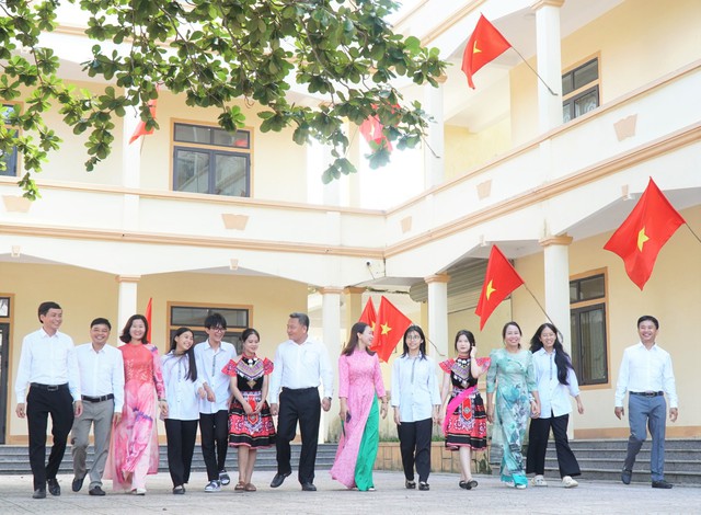 TOÀN CẢNH: LỄ KHAI GIẢNG ĐẶC BIỆT và Kỷ niệm 80 năm thành lập Bộ Quốc gia Giáo dục- Ảnh 32.