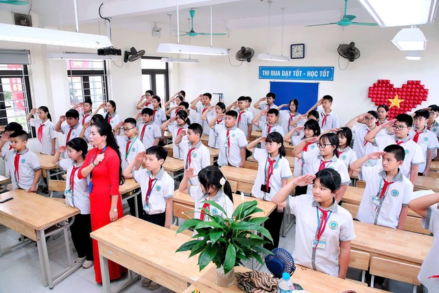 Giữ ổn định lộ trình học phí, mở rộng chính sách miễn và hỗ trợ học phí cho học sinh- Ảnh 1.