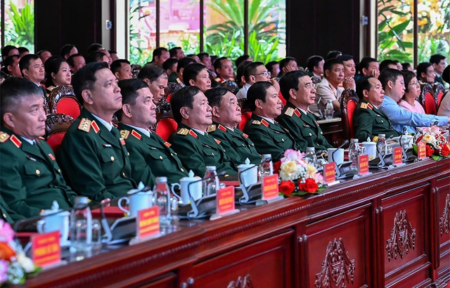 Tuyên dương thành tích các lực lượng tham gia diễu binh, diễu hành A80- Ảnh 1. Tuyên dương thành tích các lực lượng tham gia diễu binh, diễu hành A80- Ảnh 1.