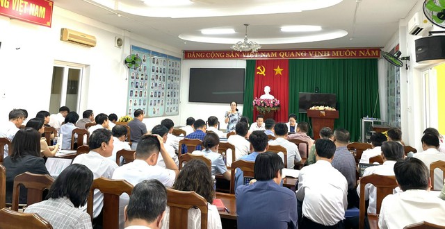 Khẩn trương thành lập các Trạm Y tế; tháo gỡ vướng mắc về nhân sự, tiền lương, phụ cấp...- Ảnh 1.