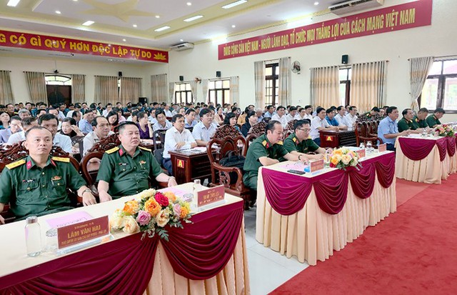 Xem xét tuyển chọn cán bộ Ban Chỉ huy Quân sự cấp xã (cũ) vào sĩ quan chính quy, quân nhân chuyên nghiệp- Ảnh 1.