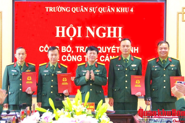 Sắp xếp Ban Chỉ huy quân sự cấp xã: Quân khu 4 điều động, bổ nhiệm 483 sĩ quan giữ chức Chỉ huy trưởng- Ảnh 3.