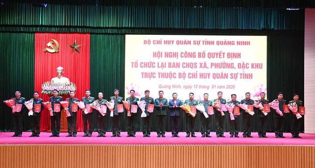 Tổ chức lại Ban Chỉ huy quân sự cấp xã: Bổ nhiệm 54 Chỉ huy trưởng - Ảnh 1.