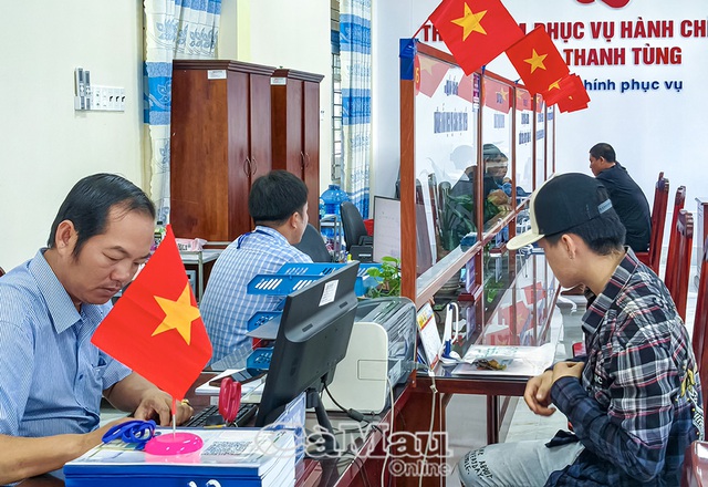 Quyết liệt tinh giản, sắp xếp bộ máy; nâng cao chất lượng đội ngũ cán bộ, công chức- Ảnh 2.