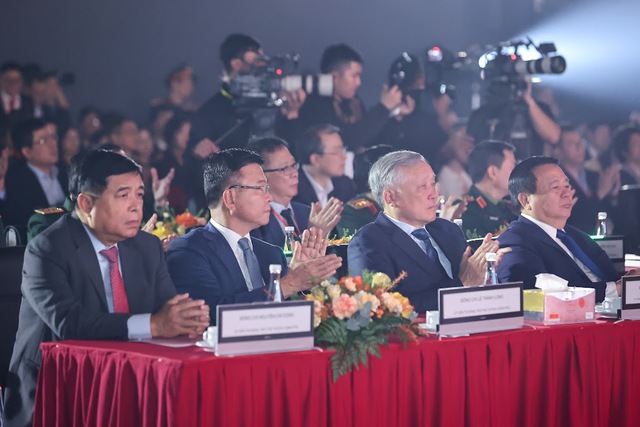 KHỞI CÔNG XÂY DỰNG NHÀ MÁY CHẾ TẠO CHIP BÁN DẪN ĐẦU TIÊN TẠI VIỆT NAM- Ảnh 13.