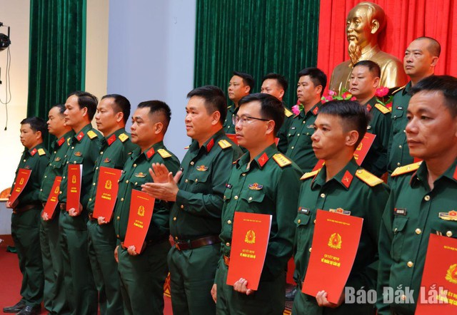 Sắp xếp Ban Chỉ huy quân sự xã, phường: Bổ nhiệm 253 Phó Chỉ huy trưởng; Chính trị viên phó; Trợ lý- Ảnh 1.