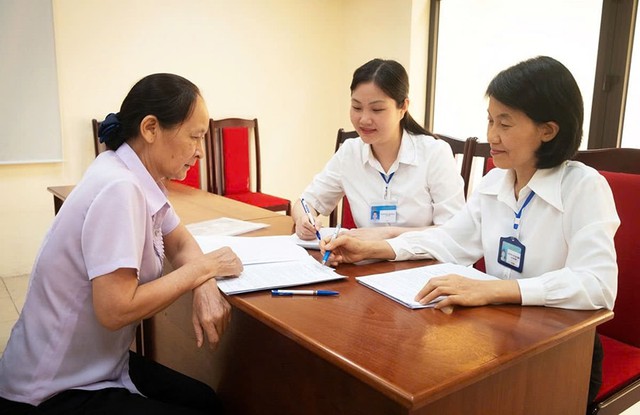 Tiếp tục sắp xếp tổ chức bộ máy bảo đảm tinh, gọn mạnh; có chính sách đột phá xây dựng đội ngũ cán bộ, công chức- Ảnh 2.