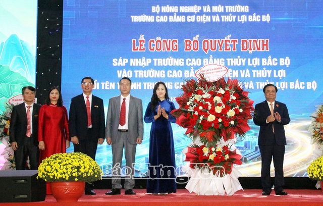 Sắp xếp, sáp nhập trường Cao đẳng, tăng cường thiết lập quan hệ trường học - doanh nghiệp- Ảnh 2.