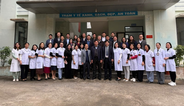 Xây dựng trạm y tế thành đơn vị sự nghiệp có thu hoàn chỉnh vào năm 2030- Ảnh 4.