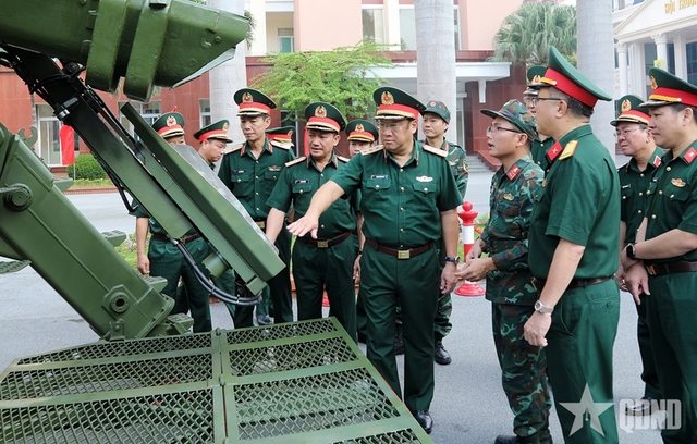 Khẩn trương hoàn thiện, nghiệm thu pháo tự hành PTH-152, PTH-130- Ảnh 1.
